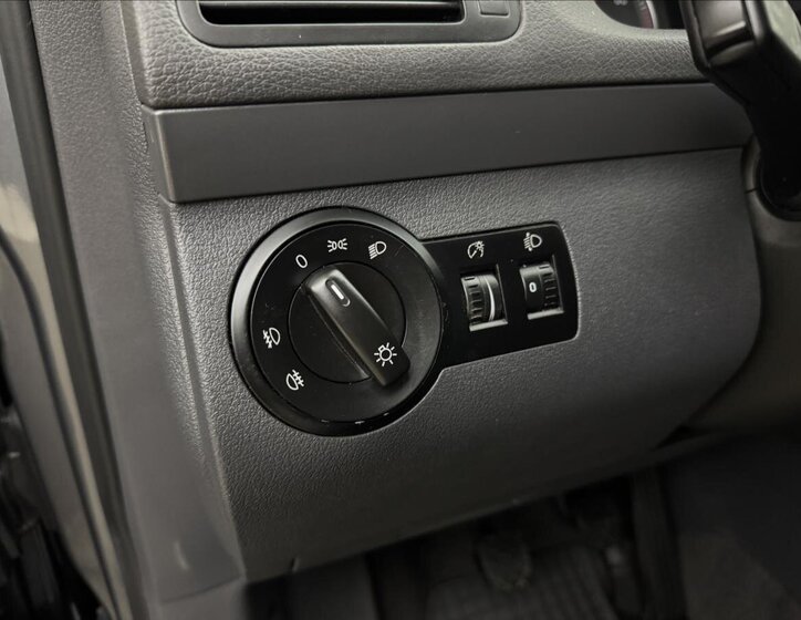 Volkswagen Touran MPV 1,6 l 75 kw