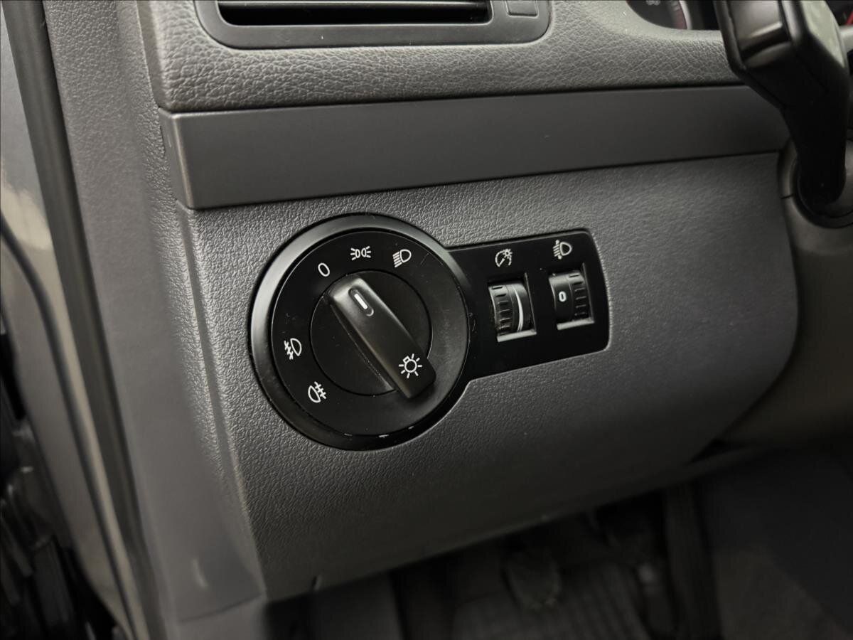 Volkswagen Touran MPV 1,6 l 75 kw