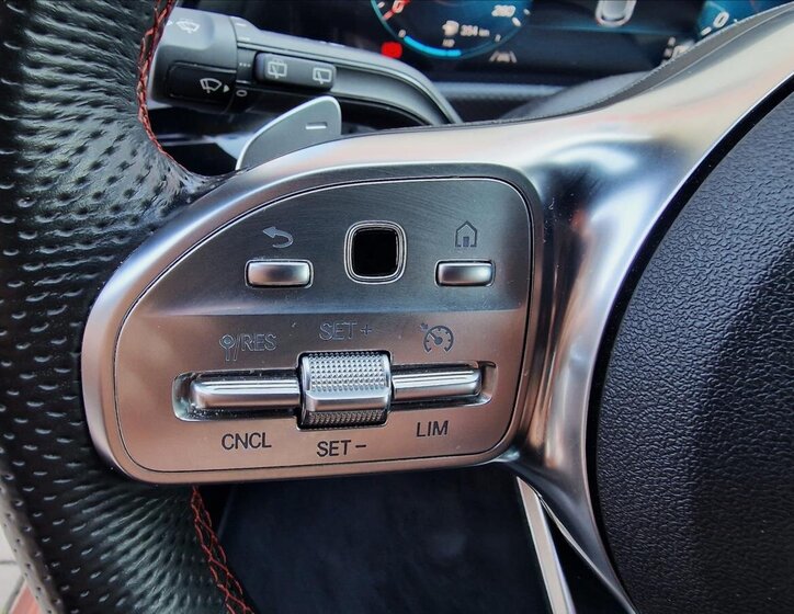 Mercedes-Benz Třídy A Hatchback 1,3 l 100 kw