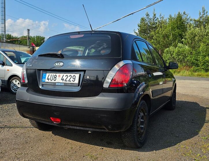 KIA Rio 6