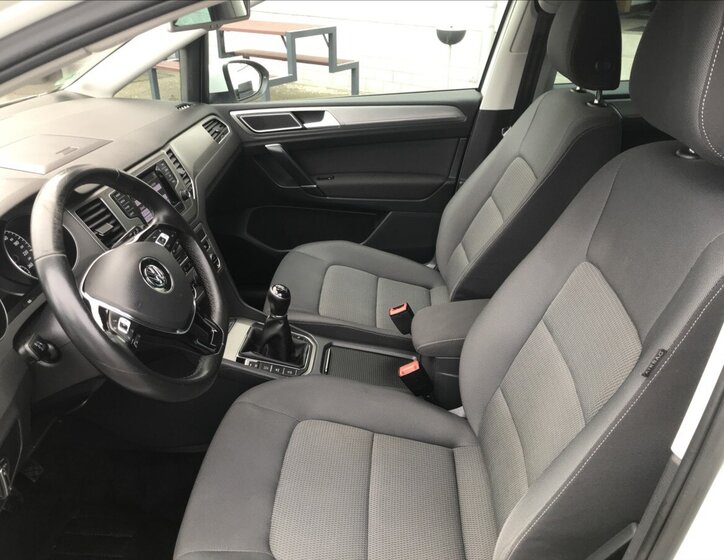 Volkswagen Golf Sportsvan 8