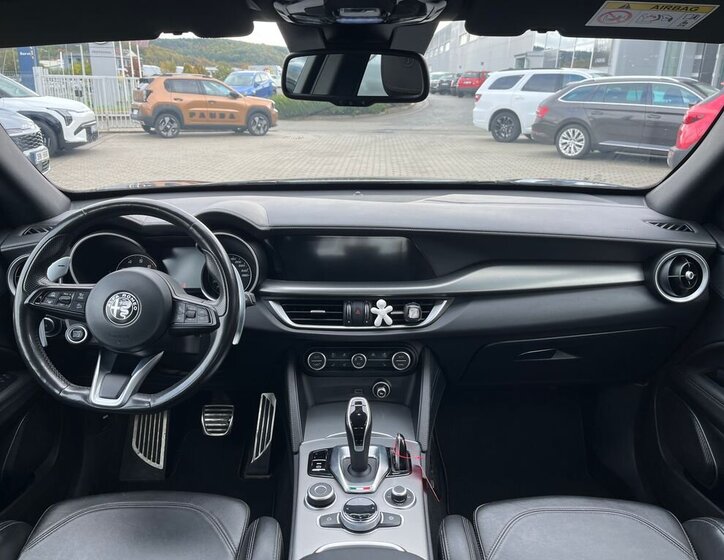 Alfa Romeo Stelvio 9