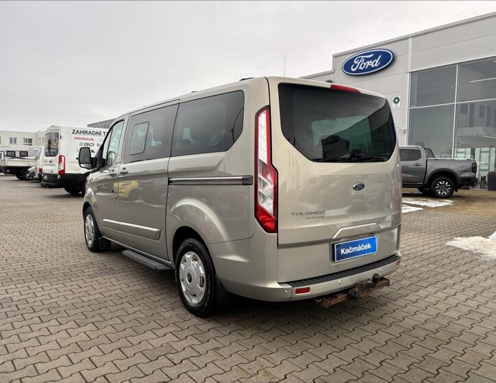 Ford Tourneo Custom 3