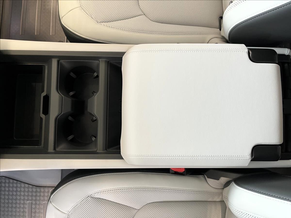 Land Rover Defender SUV / Terénní 3,0 l 183 kw