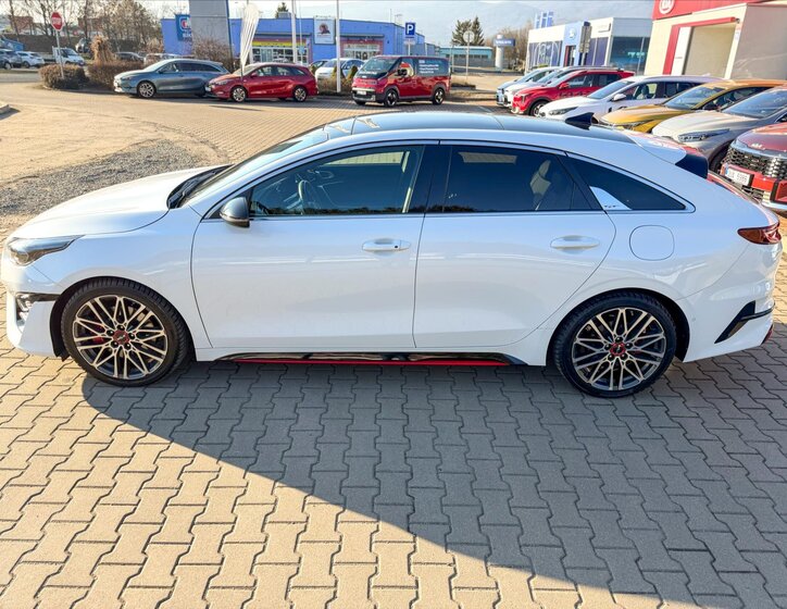 KIA ProCeed Liftback 1,6 l 150 kw