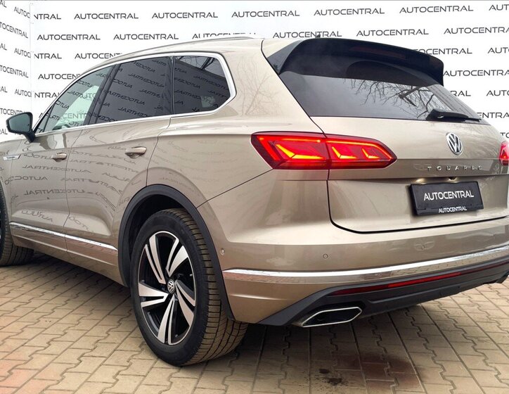 Volkswagen Touareg SUV / Terénní 3,0 l 210 kw