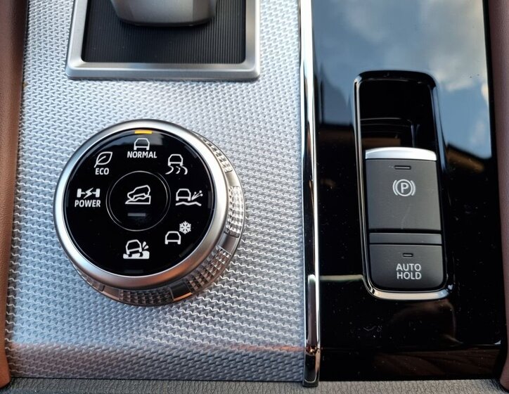 Mitsubishi Outlander SUV 2,4 l 225 kw