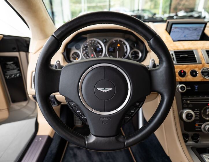 Aston Martin Rapide 6