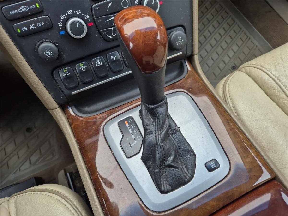 Volvo XC90 SUV 2,4 l 136 kw