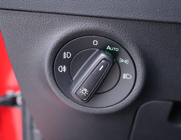 Škoda Karoq SUV / Terénní 1,5 l 110 kw