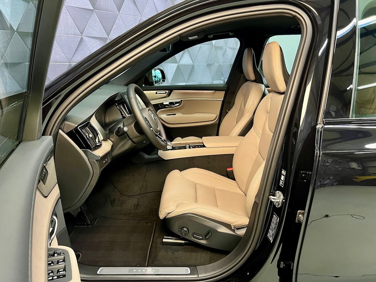 Volvo XC90 SUV / Terénní 2,0 l 335 kw