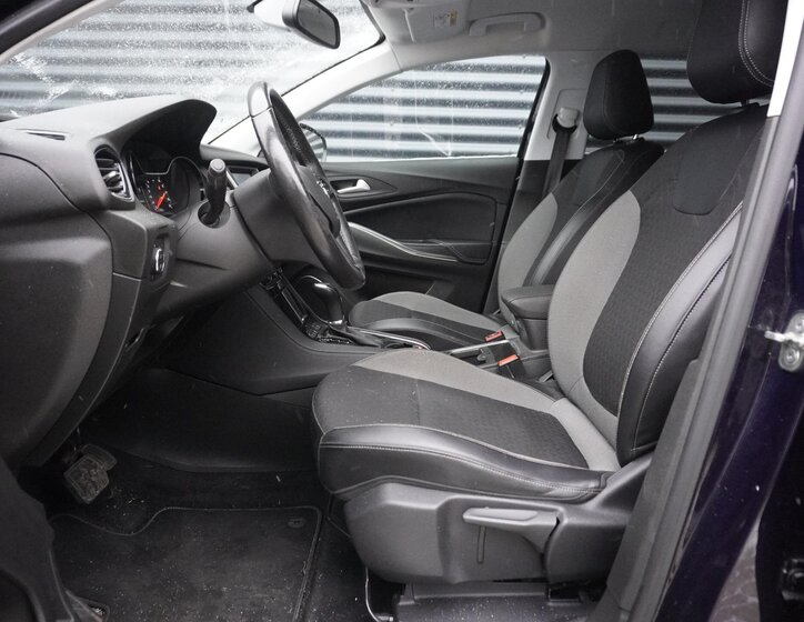 Opel Grandland X SUV 1,2 l 96 kw
