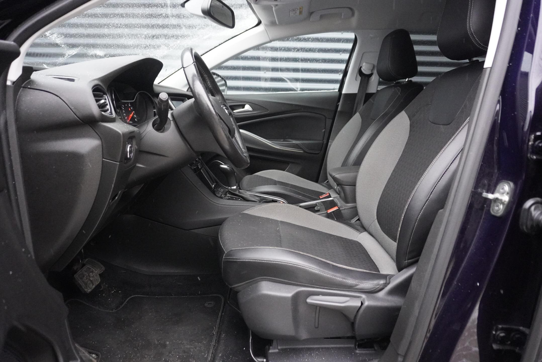 Opel Grandland X SUV 1,2 l 96 kw