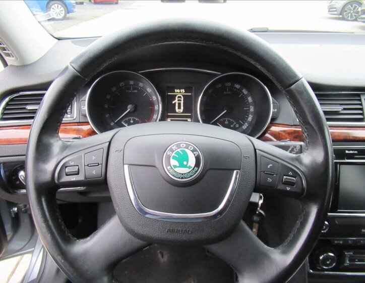 Škoda Superb 10