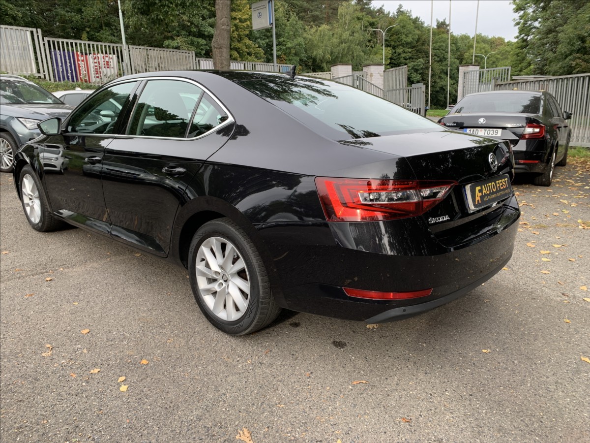 Škoda Superb