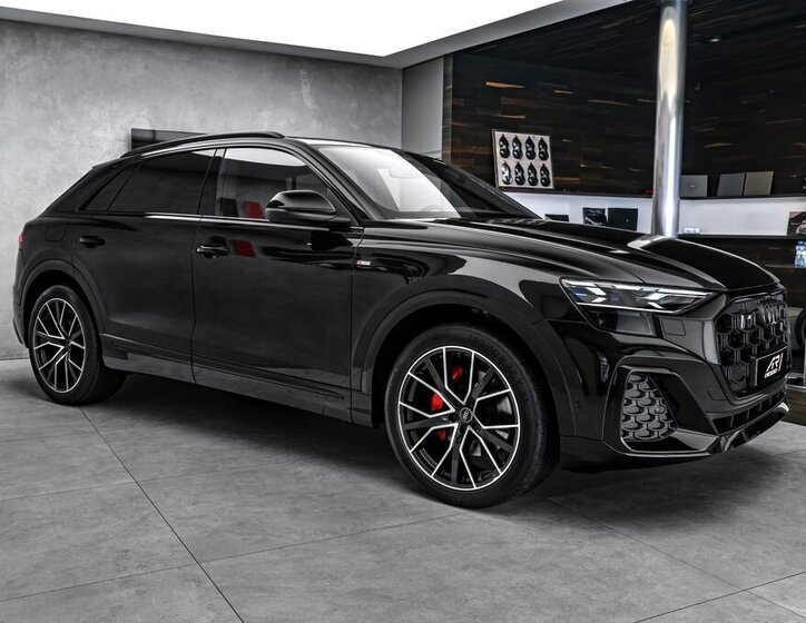 Audi Q8 SUV / Terénní 3,0 l 210 kw