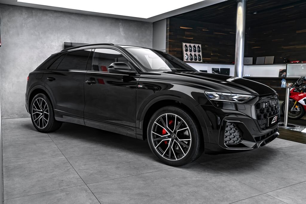 Audi Q8 SUV / Terénní 3,0 l 210 kw