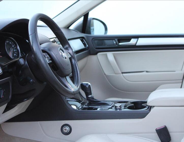 Volkswagen Touareg 14
