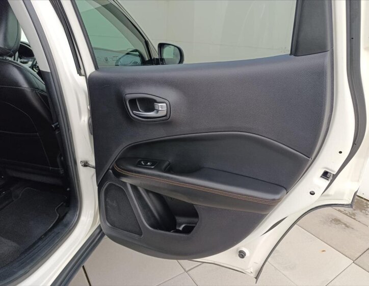 Jeep Compass SUV 2,0 l 125 kw