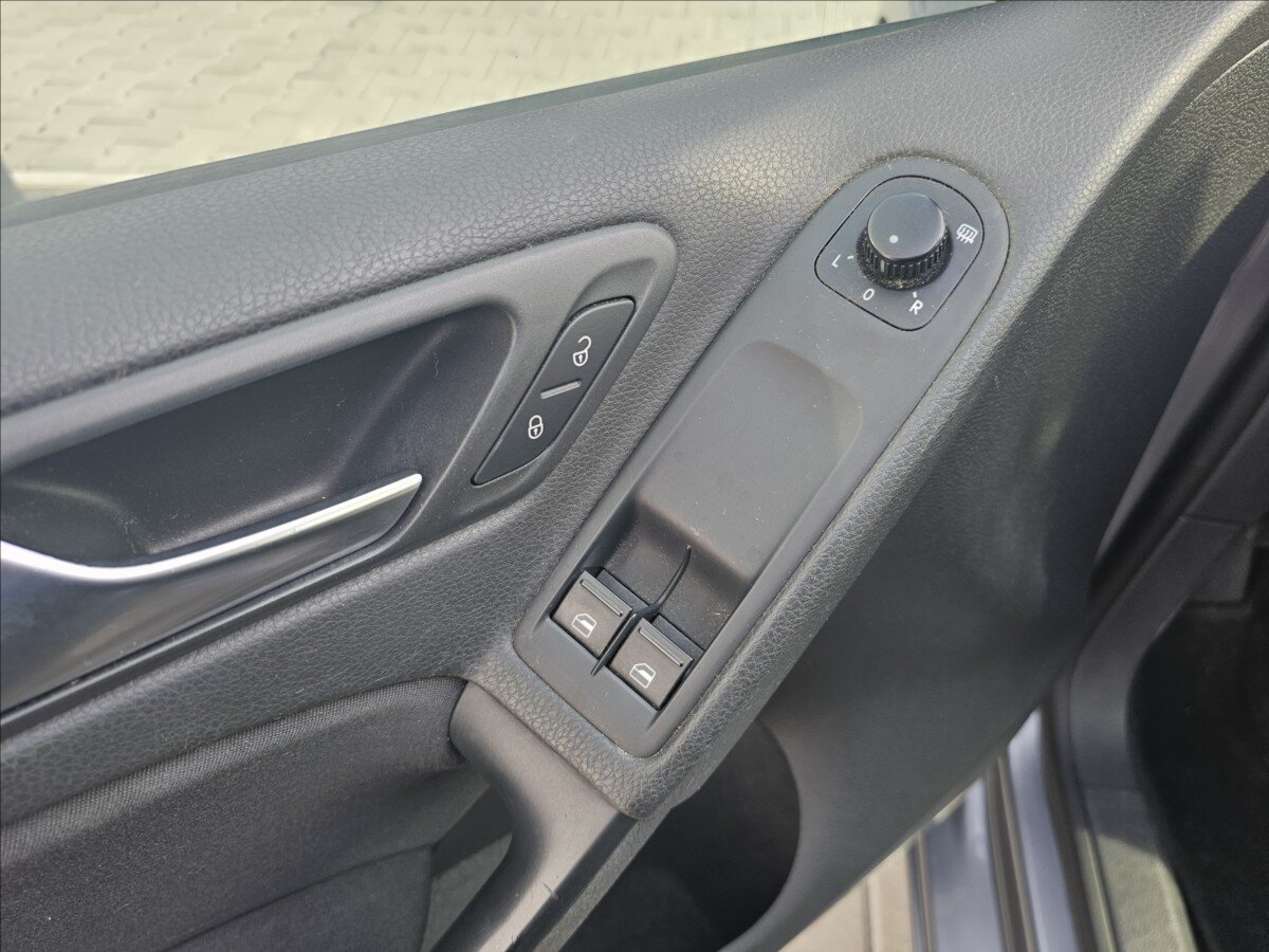 Volkswagen Golf Hatchback 1,4 l 59 kw