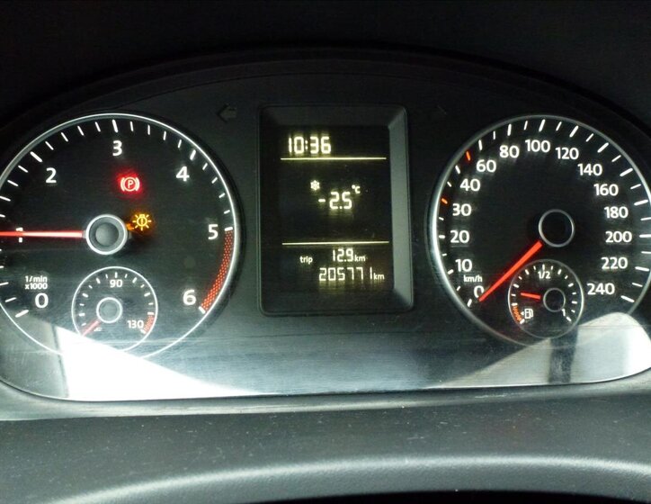 Volkswagen Caddy Skříň 1,6 l 55 kw