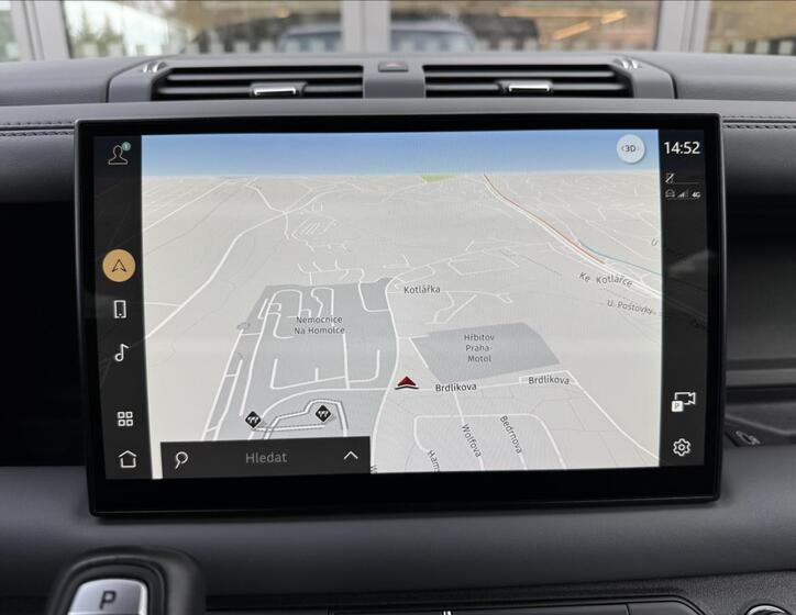 Land Rover Defender 19