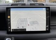 Land Rover Defender 19