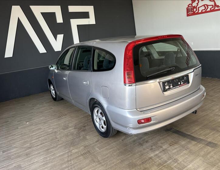 Honda Stream 8