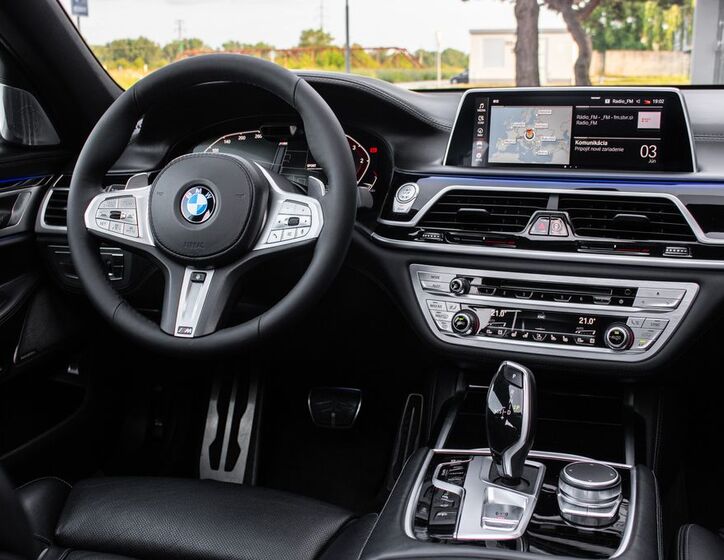 BMW Řada 7 26