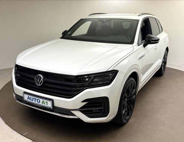 Volkswagen Touareg 1