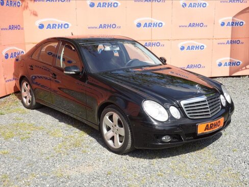 Mercedes-Benz Třídy E Sedan / Limuzína 3,0 l 140 kw