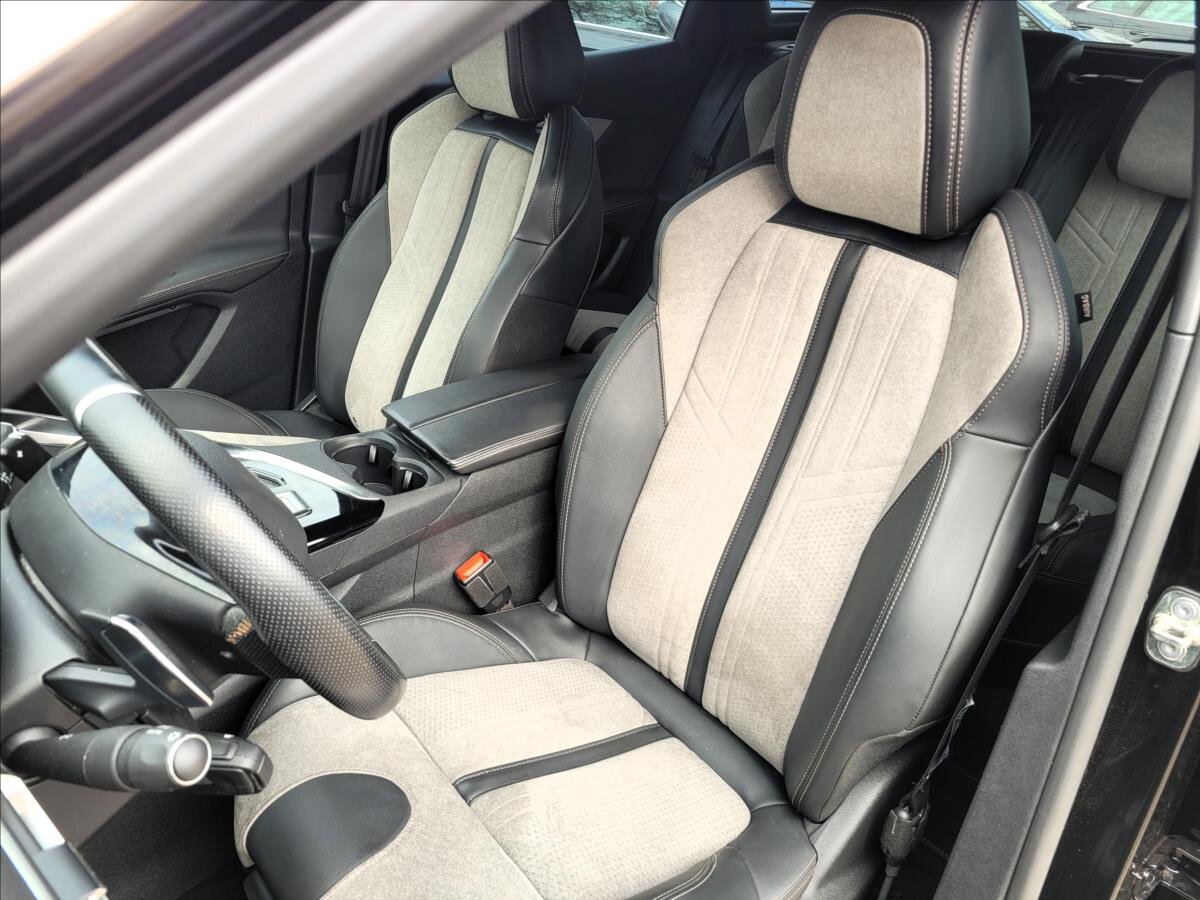 Peugeot 3008 SUV / Terénní 1,6 l 165 kw