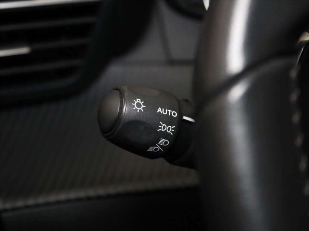 Peugeot 208 Hatchback 1,2 l 74 kw
