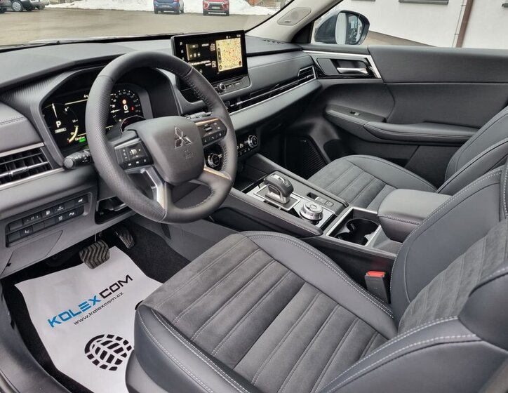 Mitsubishi Outlander SUV 2,4 l 225 kw