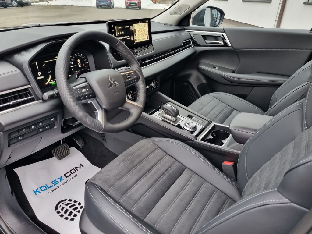 Mitsubishi Outlander SUV 2,4 l 225 kw