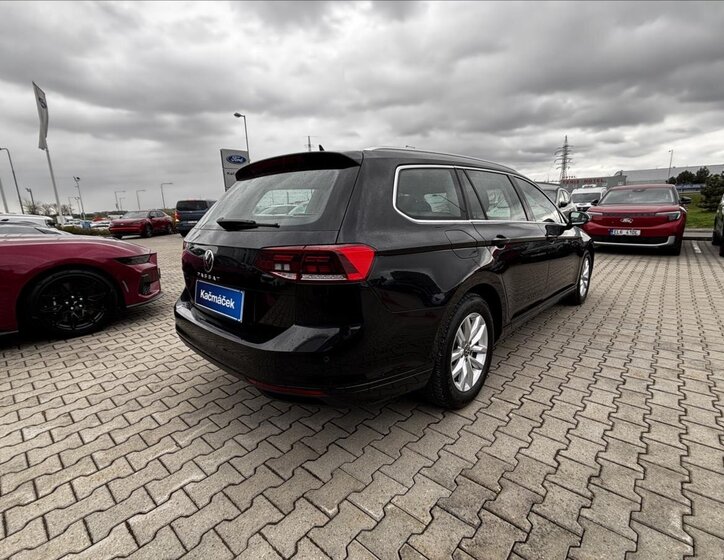 Volkswagen Passat Kombi 1,5 l 110 kw