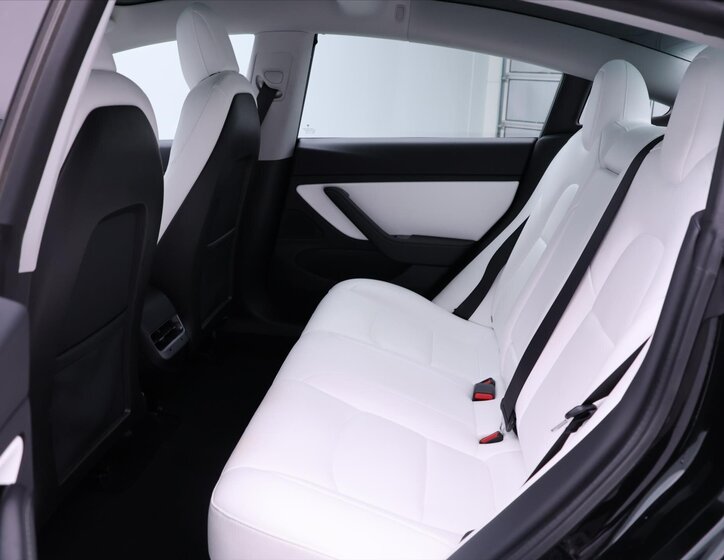 Tesla Model 3 14
