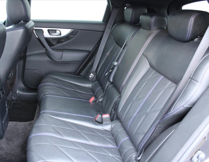 Infiniti QX70 SUV 3,0 l 175 kw
