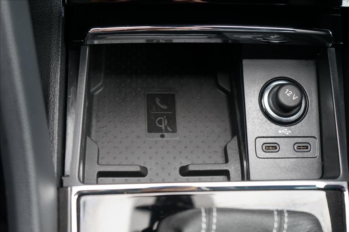 Škoda Karoq SUV / Terénní 1,5 l 110 kw