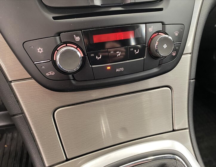 Opel Insignia Liftback 1,8 l 103 kw