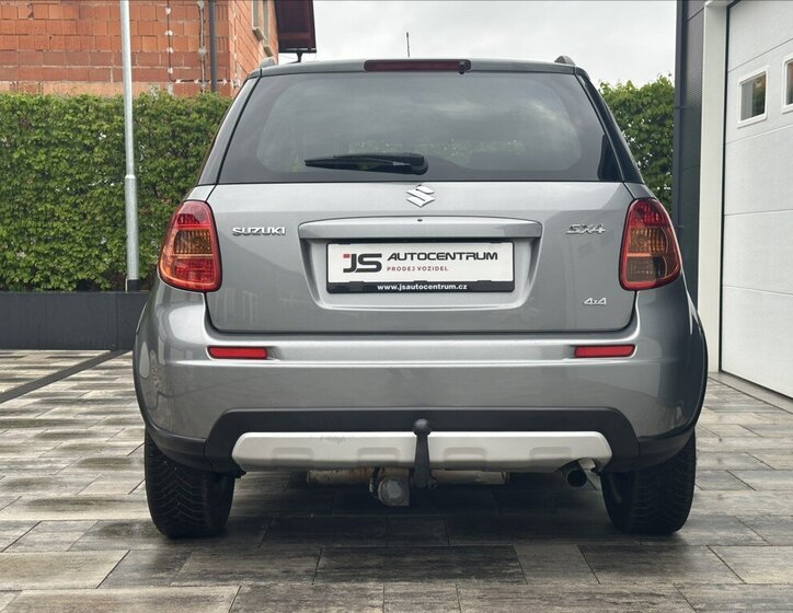 Suzuki SX4 Hatchback 2,0 l 99 kw