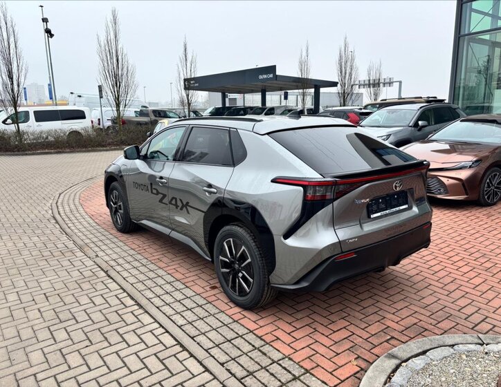 Toyota bZ4X SUV / Terénní 0,0 165 kw