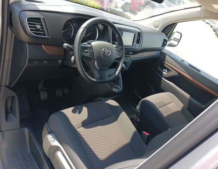 Toyota ProAce Verso 10
