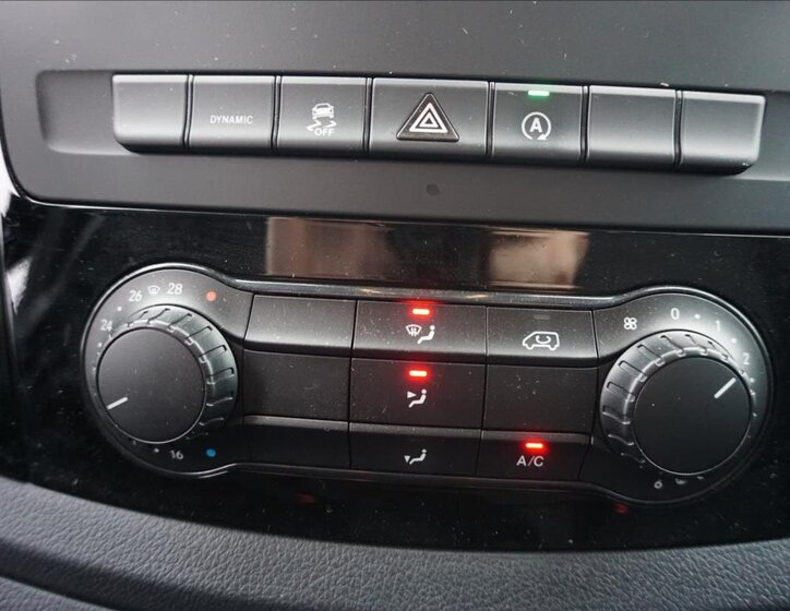 Mercedes-Benz Vito 17