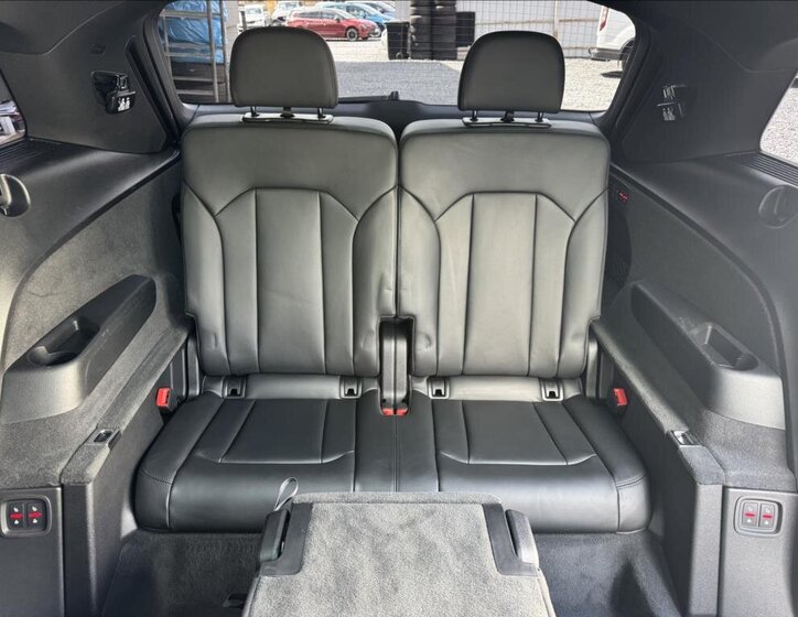 Audi SQ7 Kombi 4,0 l 320 kw