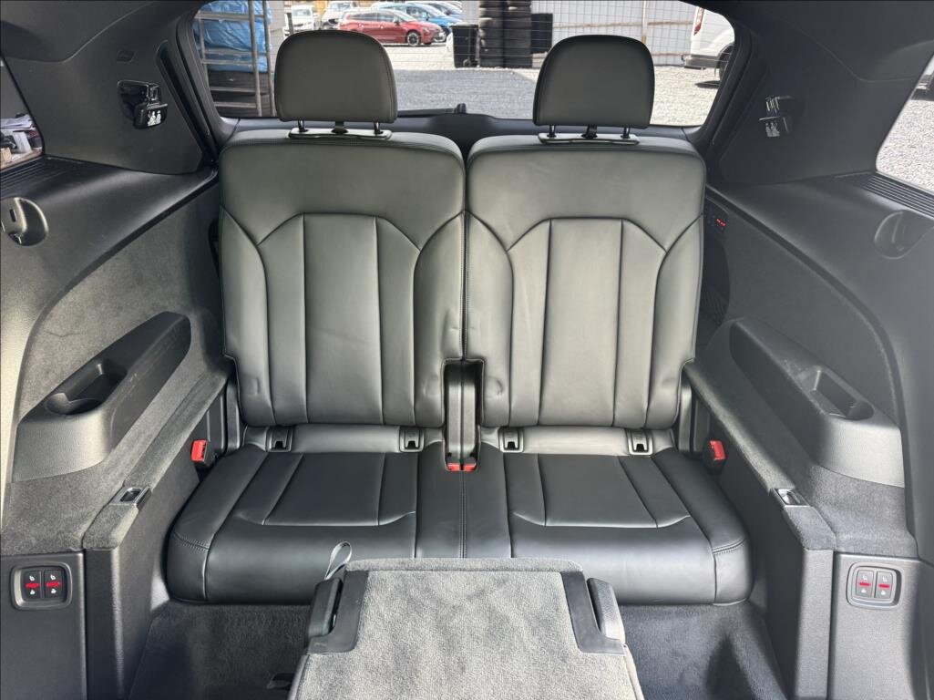 Audi SQ7 Kombi 4,0 l 320 kw