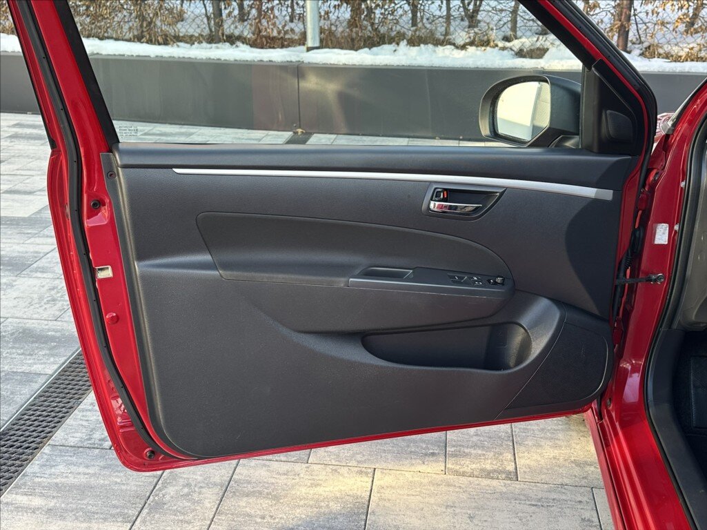 Suzuki Swift Hatchback 1,6 l 100 kw