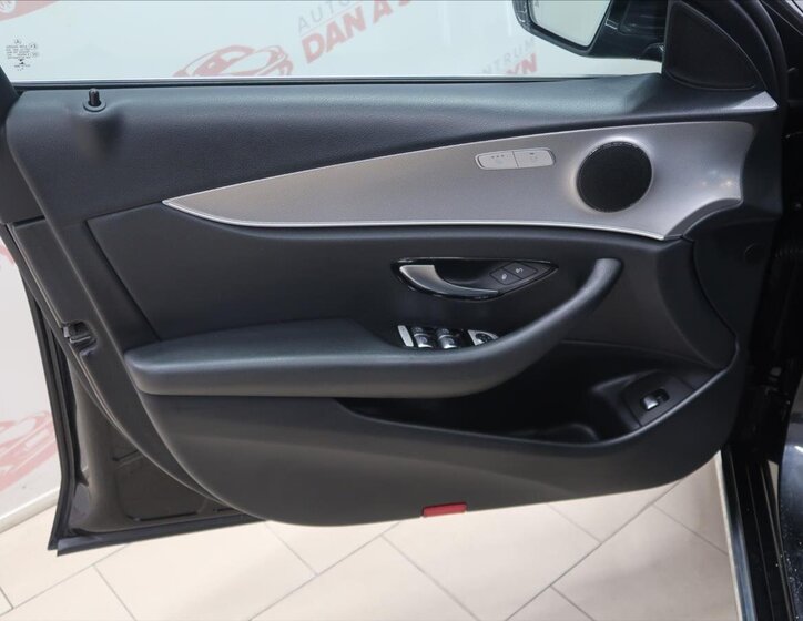 Mercedes-Benz Třídy E Kombi 2,0 l 143 kw