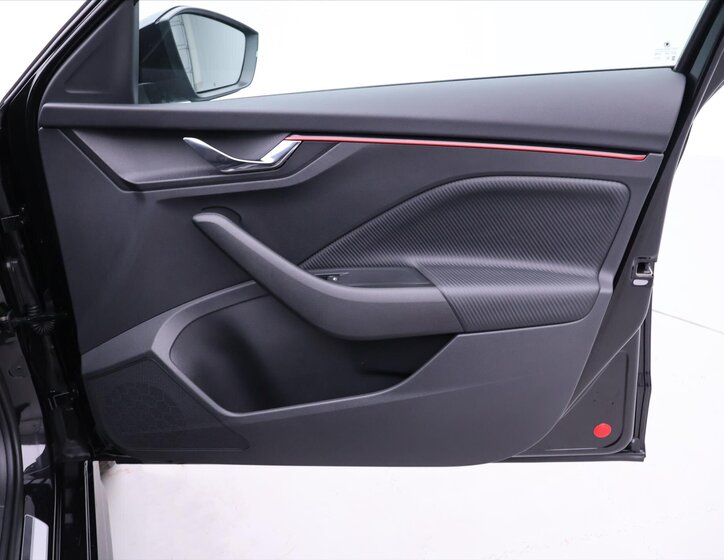 Škoda Kamiq SUV / Terénní 1,5 l 110 kw