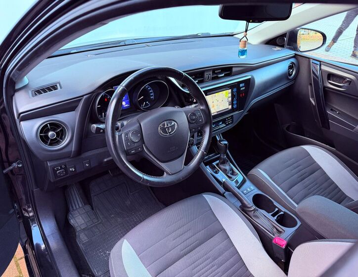 Toyota Auris 15